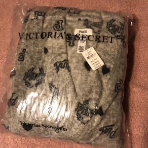Pink! Victoria’s Secret Bathrobe